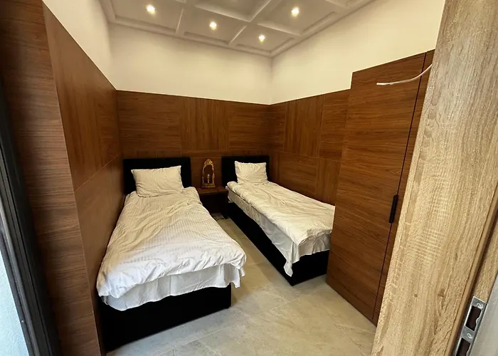 Dom Winna Górka 2 *